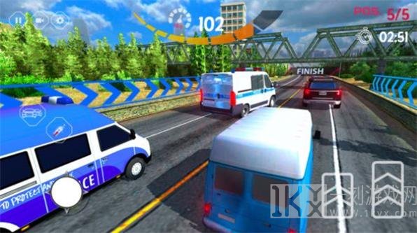 真正的警车野外追逐